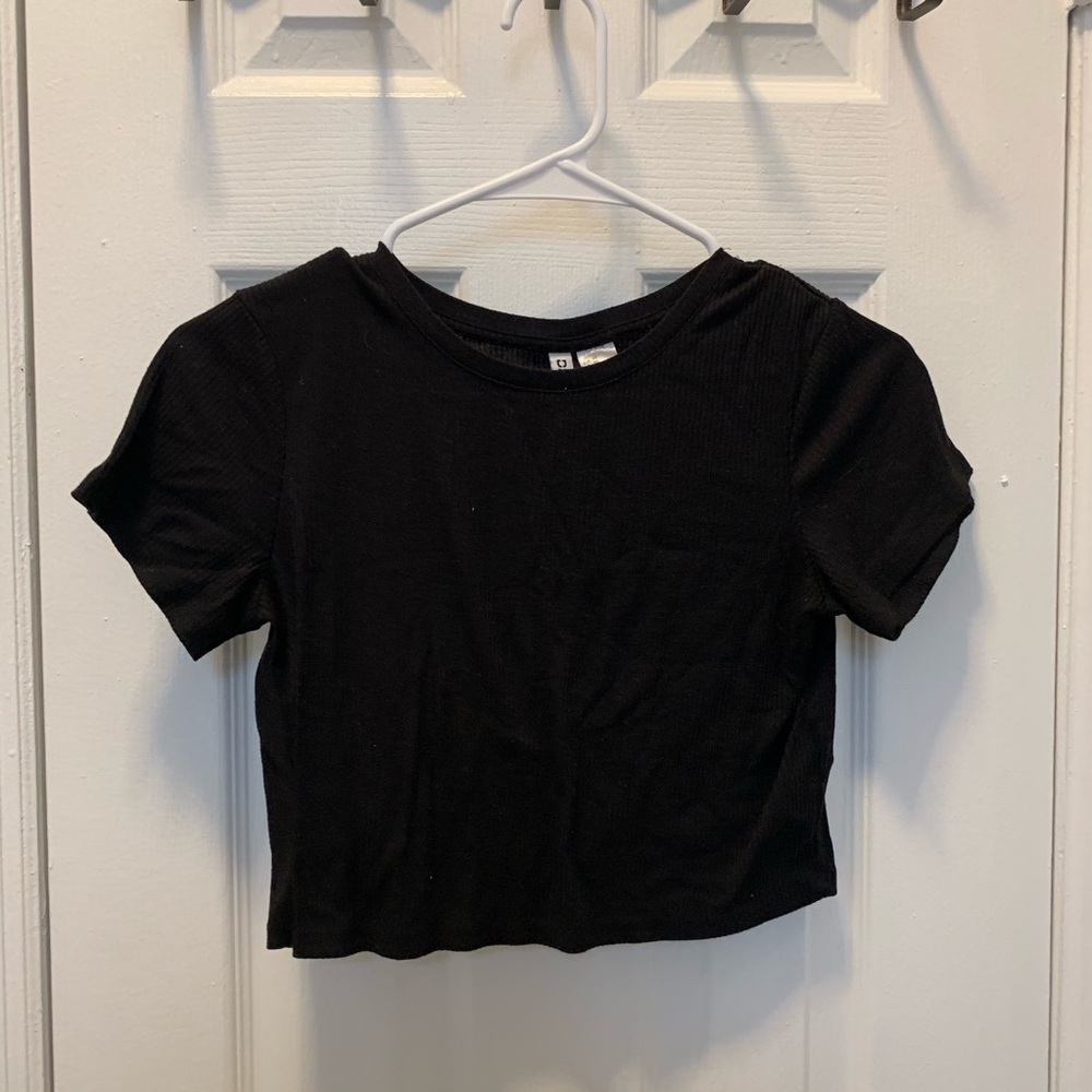 HM Black Crop Top